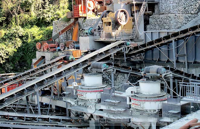 River stone crushing sand production line in Algeria